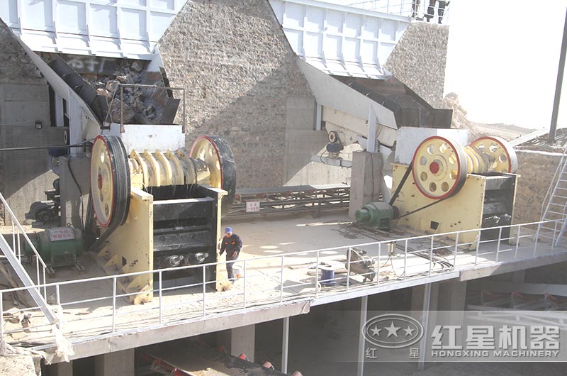 912顎式破石機產(chǎn)量是多少？一臺價格多少錢？